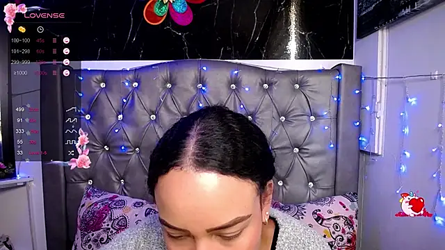 LAILAGUMMY online show from 20, 1, 2025