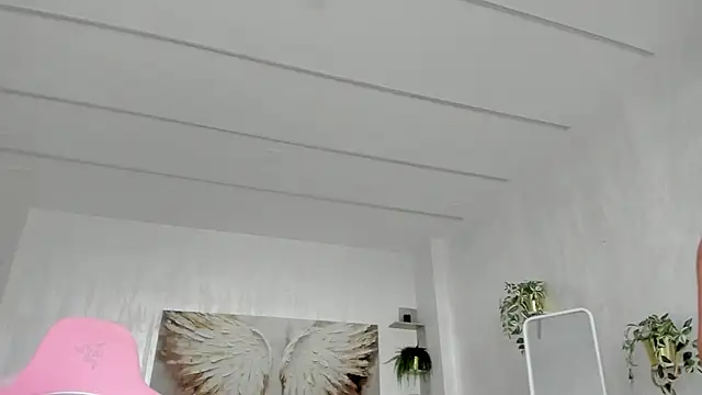 TiffanyHouston  online show from 8, 4, 2026