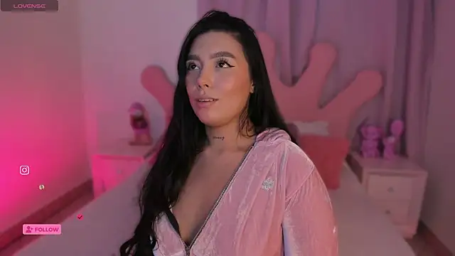 shantall vidales  online show from 13, 10, 2025