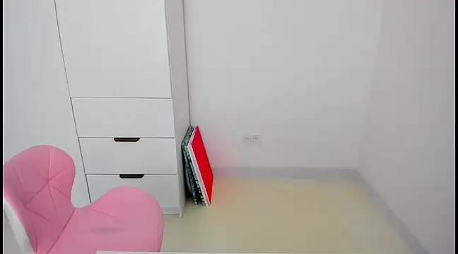 Snapshot of MiaStripDance chatting on 16, 12, 2024 MiaStripDance online show from 16, 12, 2024