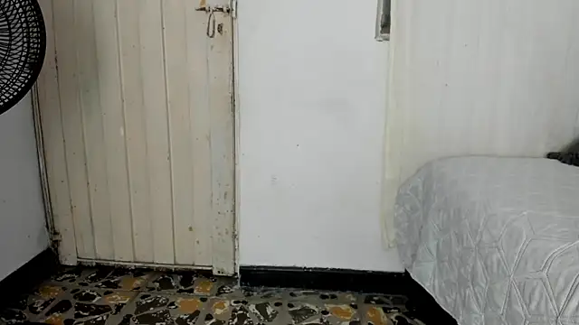 Snapshot of BlowMommy_ chatting on 4, 3, 2025 BlowMommy online show from 4, 3, 2025