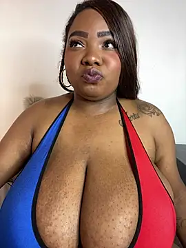 Snapshot of angelGgold chatting on 2, 6, 2026 angelGgold online show from 2, 6, 2026