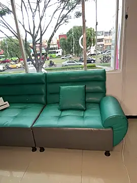 lili phill online show from 18, 12, 2024