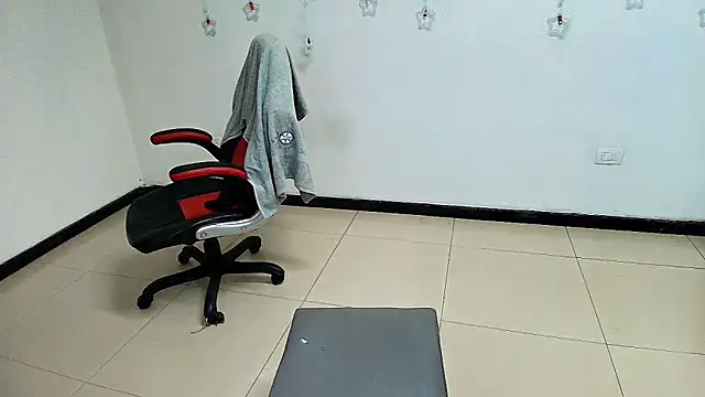 lili phill online show from 28, 12, 2024