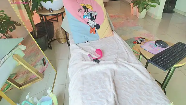 erotik lady online show from 18, 9, 2025