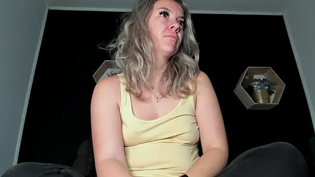 Snapshot of Alesys69 chatting on 7, 11, 2025 Alesys69 online show from 7, 11, 2025