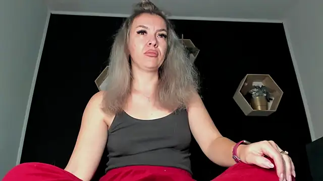 Snapshot of Alesys69 chatting on 9, 11, 2025 Alesys69 online show from 9, 11, 2025