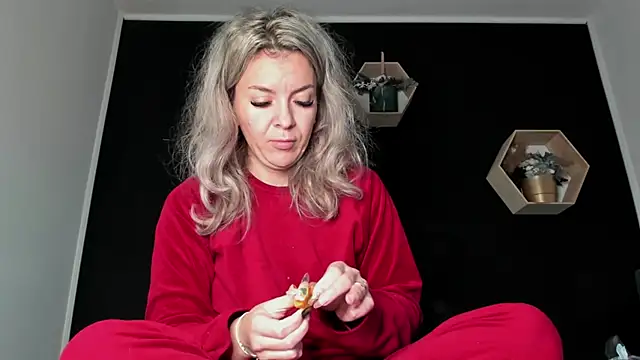 Snapshot of Alesys69 chatting on 11, 11, 2025 Alesys69 online show from 11, 11, 2025