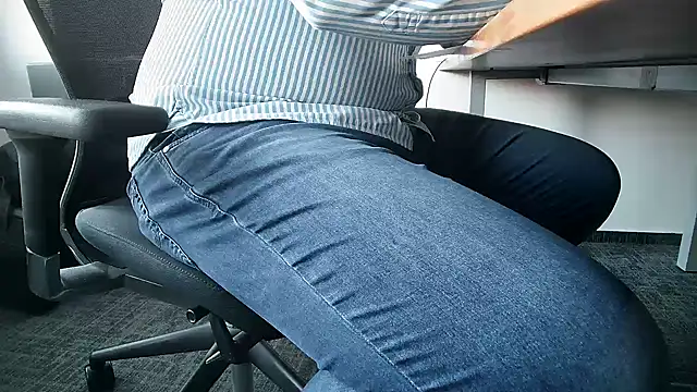 Snapshot of 69bezfleku chatting on 28, 10, 2025 69bezfleku online show from 28, 10, 2025