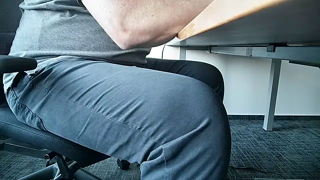 Snapshot of 69bezfleku chatting on 6, 11, 2025 69bezfleku online show from 6, 11, 2025