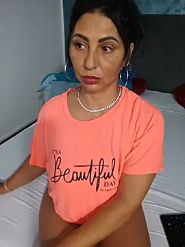 Snapshot of charrlote_love chatting on 31, 7, 2026 charrlote love online show from 31, 7, 2026