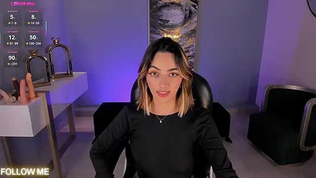 Snapshot of MelissaMoore_ chatting on 24, 10, 2025 MelissaMoore online show from 24, 10, 2025