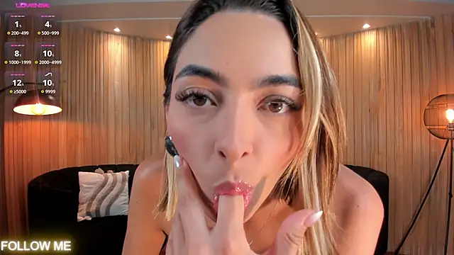 Snapshot of MelissaMoore_ chatting on 30, 4, 2026 MelissaMoore online show from 30, 4, 2026