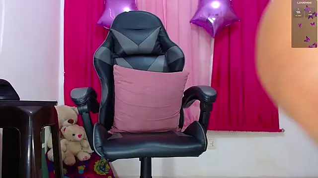 Snapshot of Luciana0226 chatting on 9, 11, 2025 Luciana0226 online show from 9, 11, 2025