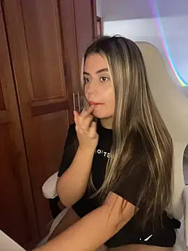 Snapshot of Miss_valeriaa chatting on 8, 7, 2026 Miss valeriaa online show from 8, 7, 2026