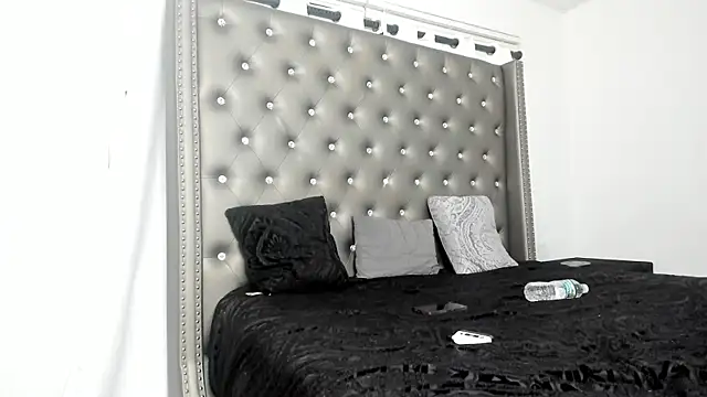 Snapshot of SashaMalone chatting on 9, 1, 2025 SashaMalone online show from 9, 1, 2025