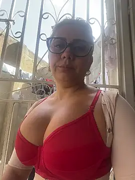 Snapshot of maymercy chatting on 16, 12, 2025 maymercy online show from 16, 12, 2025