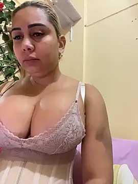 Snapshot of maymercy chatting on 4, 2, 2026 maymercy online show from 4, 2, 2026