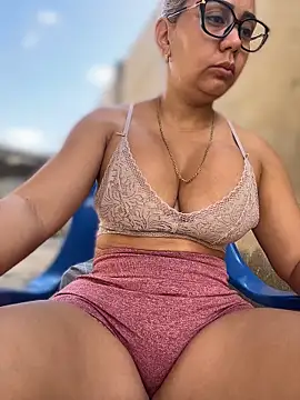 Snapshot of maymercy chatting on 15, 3, 2026 maymercy online show from 15, 3, 2026