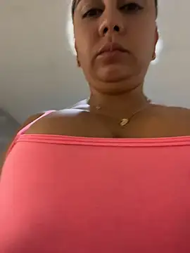 Snapshot of maymercy chatting on 13, 4, 2026 maymercy online show from 13, 4, 2026