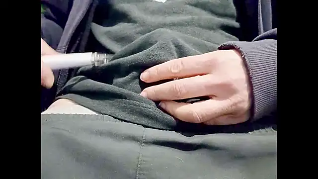 hairyuncut00 online show from 16, 3, 2025