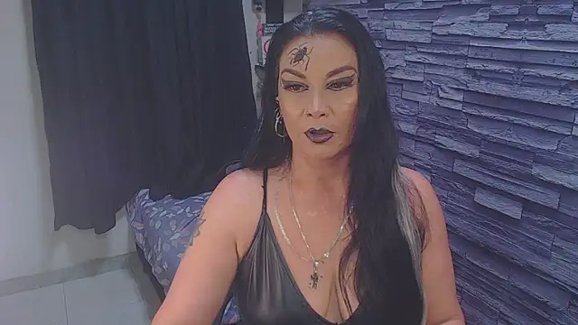 Snapshot of Cruela_deviil chatting on 16, 10, 2025 Cruela deviil online show from 16, 10, 2025