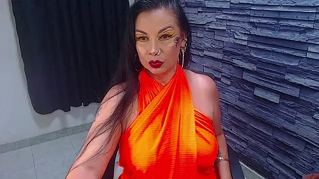 Snapshot of Cruela_deviil chatting on 22, 11, 2025 Cruela deviil online show from 22, 11, 2025