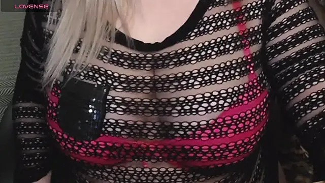 Snapshot of Nimphotease chatting on 1, 4, 2026 Nimphotease online show from 1, 4, 2026