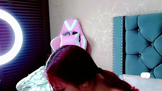 Snapshot of Imannejulienne chatting on 14, 1, 2025 Imannejulienne online show from 14, 1, 2025