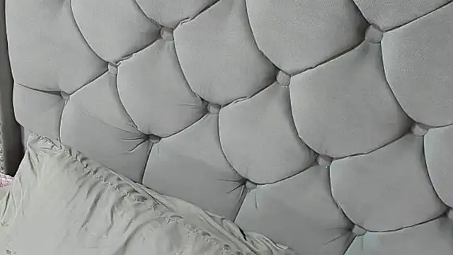 Imannejulienne online show from 12, 3, 2026