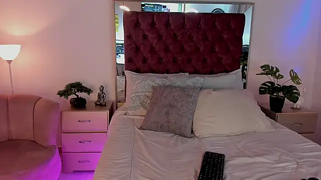 Snapshot of pamela_reyes_ chatting on 24, 2, 2025 pamela reyes online show from 24, 2, 2025