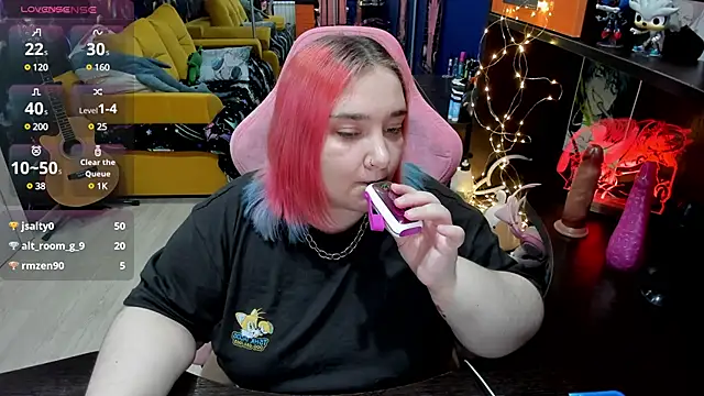 Softie Sofy online show from 22, 3, 2025