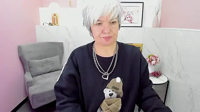 Snapshot of CarmenSoft chatting on 7, 1, 2025 CarmenSoft online show from 7, 1, 2025