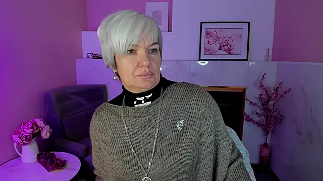 Snapshot of CarmenSoft chatting on 6, 10, 2025 CarmenSoft online show from 6, 10, 2025