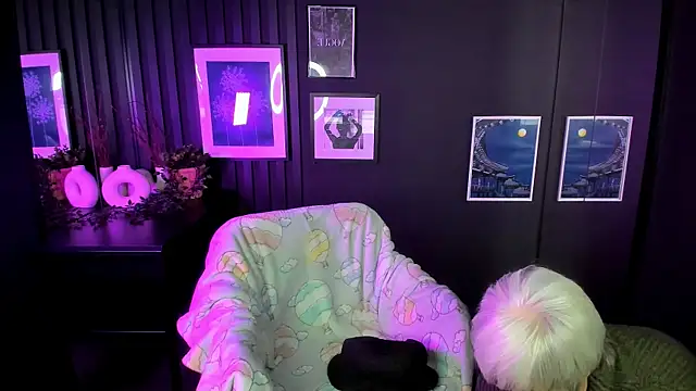 Snapshot of CarmenSoft chatting on 21, 12, 2025 CarmenSoft online show from 21, 12, 2025