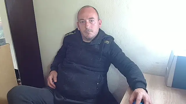 Snapshot of Johan___Barker chatting on 28, 10, 2025 Johan Barker online show from 28, 10, 2025