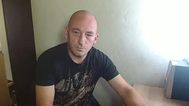 Snapshot of Johan___Barker chatting on 3, 11, 2025 Johan Barker online show from 3, 11, 2025