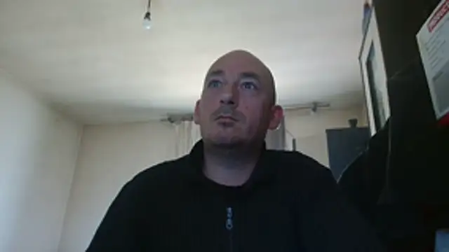 Snapshot of Johan___Barker chatting on 5, 11, 2025 Johan Barker online show from 5, 11, 2025