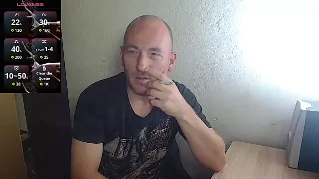 Snapshot of Johan___Barker chatting on 7, 11, 2025 Johan Barker online show from 7, 11, 2025