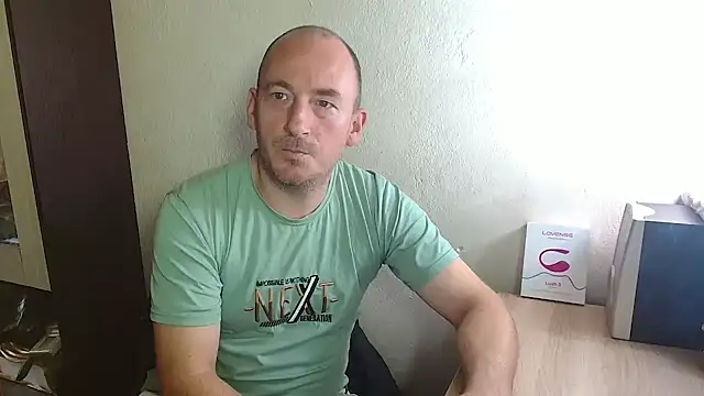 Snapshot of Johan___Barker chatting on 18, 11, 2025 Johan Barker online show from 18, 11, 2025