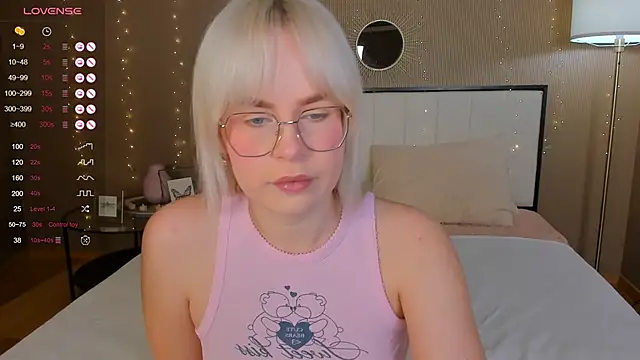 Snapshot of bellatip chatting on 8, 11, 2025 bellatip online show from 8, 11, 2025