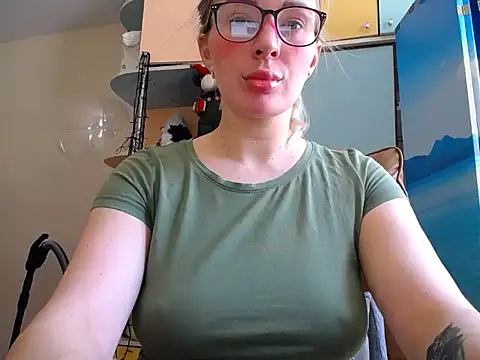 Snapshot of miaa_sunn chatting on 1, 2, 2026 miaa sunn online show from 1, 2, 2026