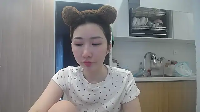 Snapshot of Asiagirll chatting on 24, 5, 2026 Asiagirll online show from 24, 5, 2026
