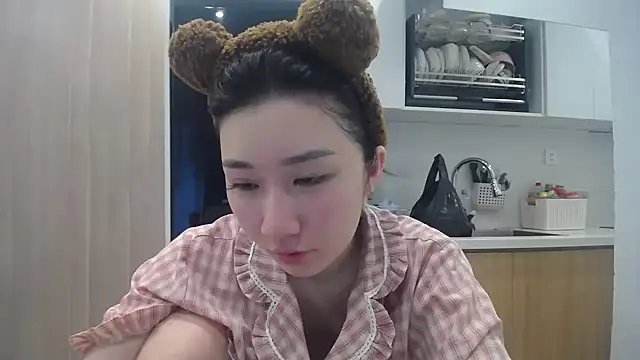 Snapshot of Asiagirll chatting on 25, 5, 2026 Asiagirll online show from 25, 5, 2026
