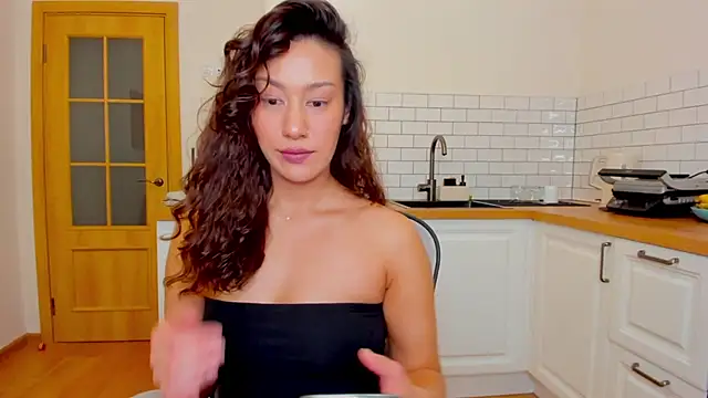 Snapshot of FieryHeart chatting on 18, 12, 2025 FieryHeart online show from 18, 12, 2025