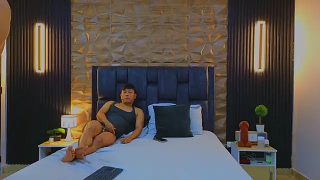 Snapshot of FelipeAndMarcello3 chatting on 4, 3, 2025 FelipeAndMarcello3 online show from 4, 3, 2025