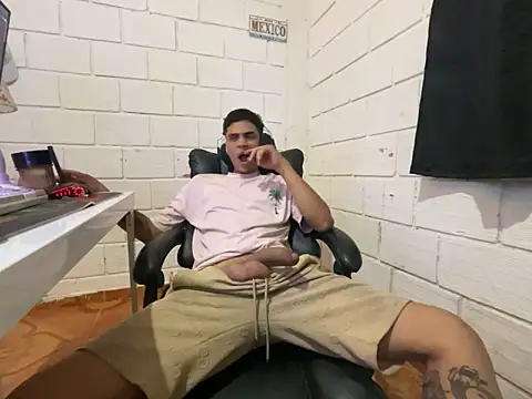 Max TheHorseDick online show from 17, 5, 2026