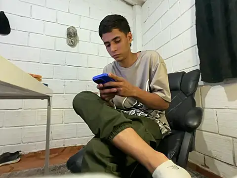 Snapshot of Max_TheHorseDick chatting on 2, 7, 2026 Max TheHorseDick online show from 2, 7, 2026