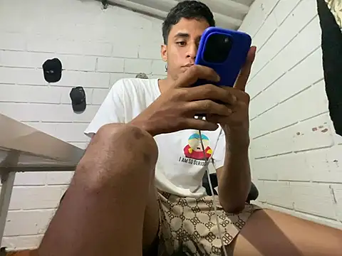 Snapshot of Max_TheHorseDick chatting on 16, 7, 2026 Max TheHorseDick online show from 16, 7, 2026