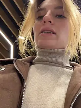 Snapshot of -AngelAri- chatting on 28, 9, 2025 -AngelAri- online show from 28, 9, 2025